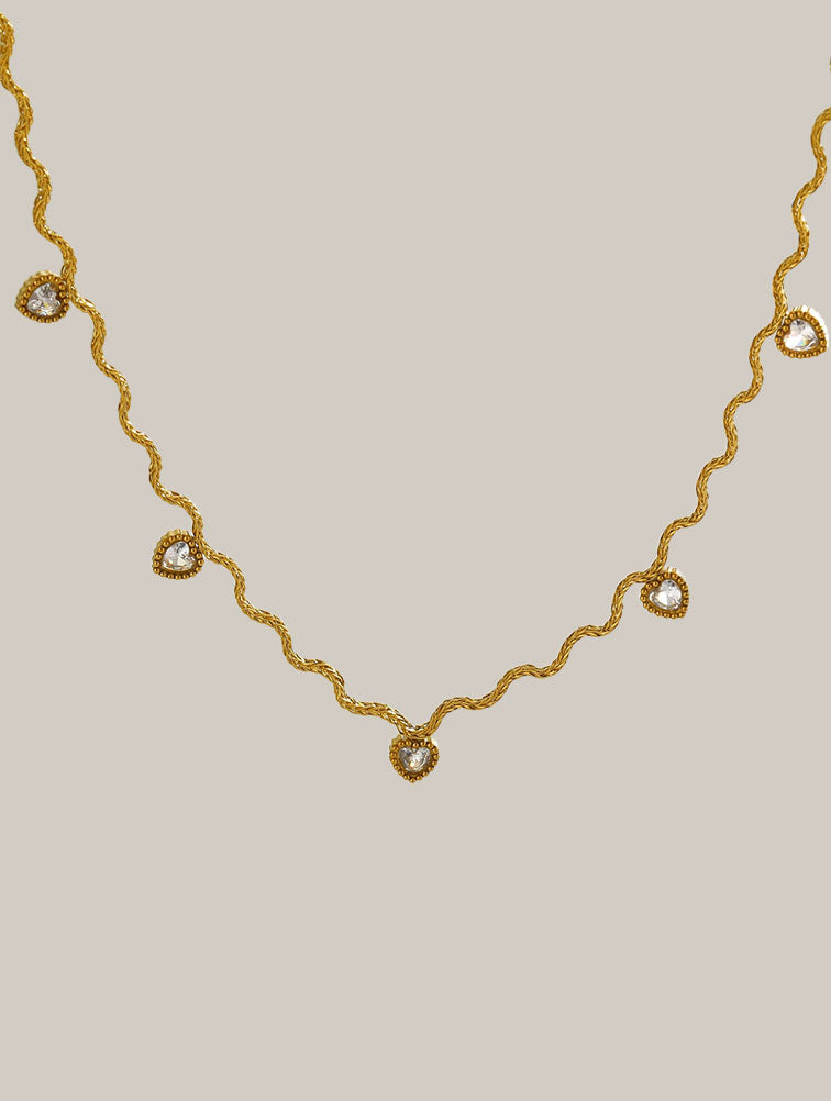 Collar Ondulado de corazones