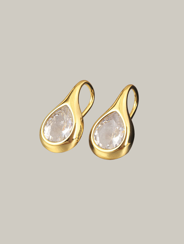 Aretes Gota Estilizada con Zirconia