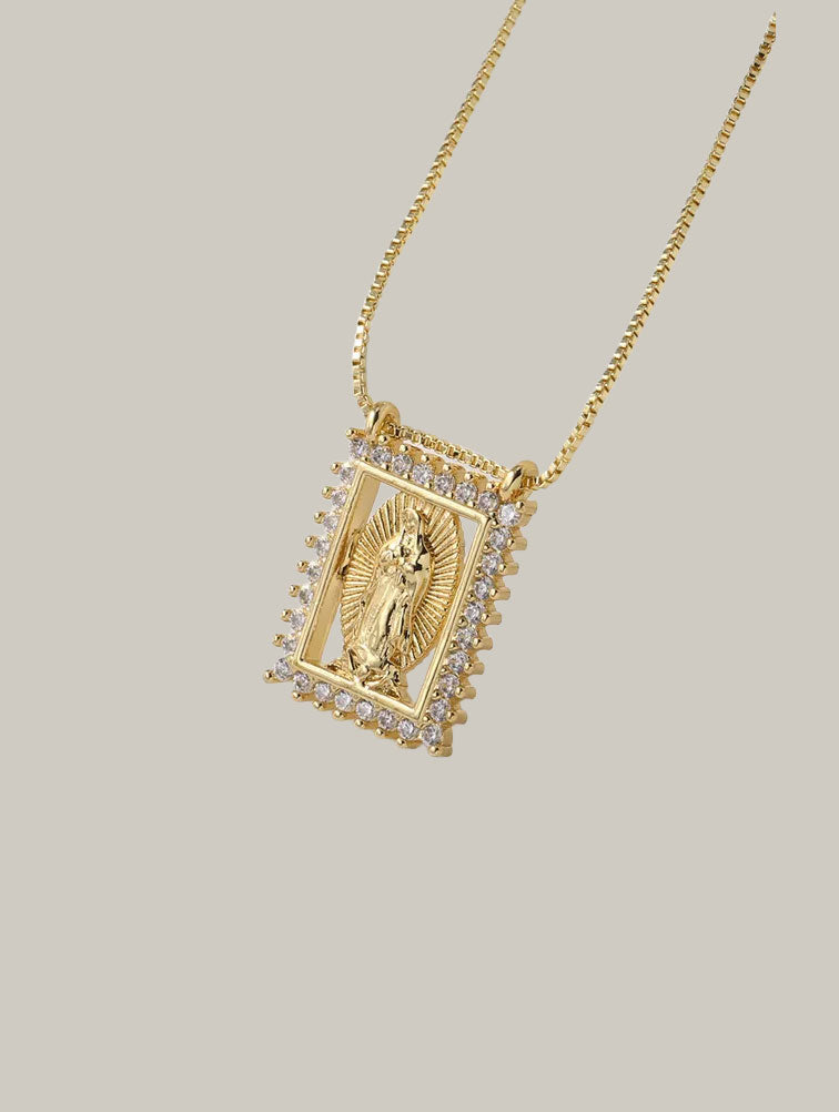 Collar con Medalla Virgen Dorado