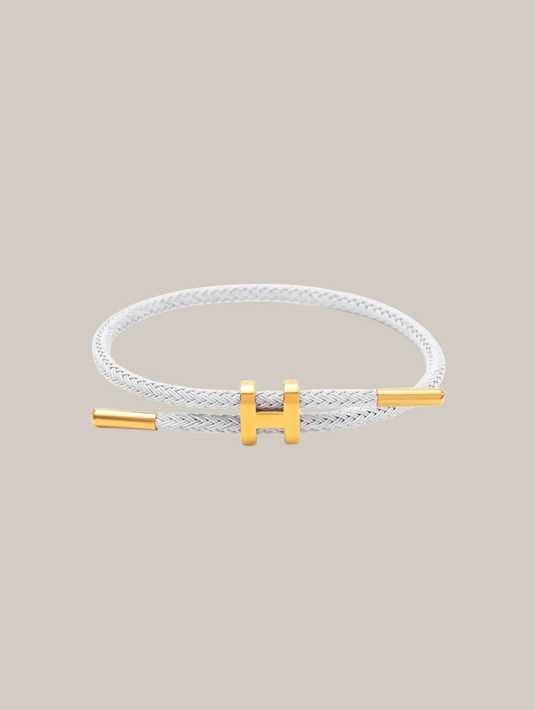 Pulsera Trenzada con Broche Dorado