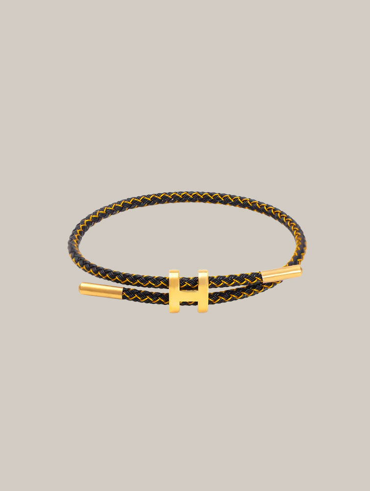 Pulsera Trenzada con Broche Dorado