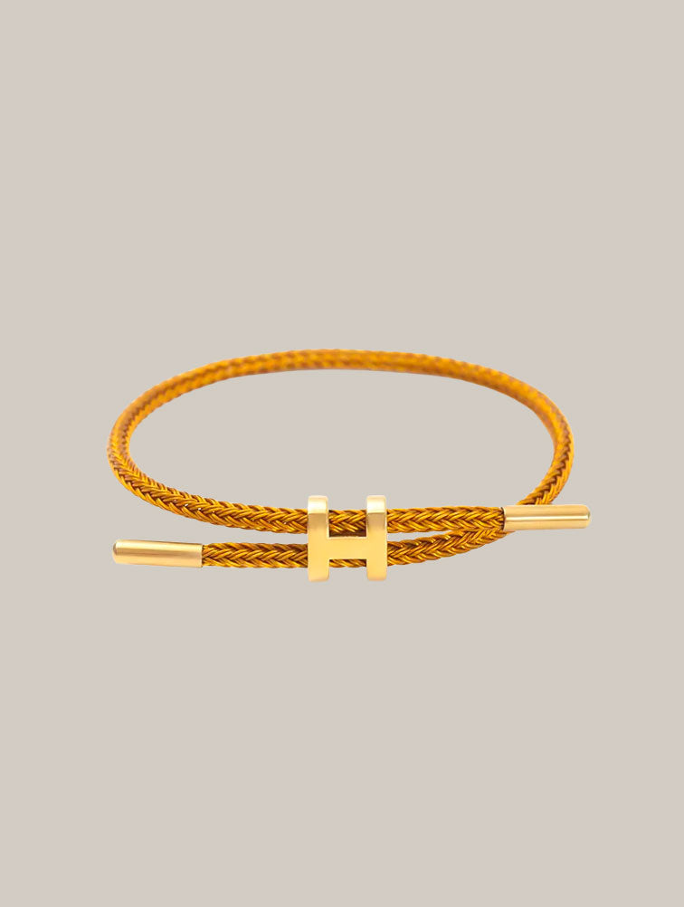 Pulsera Trenzada con Broche Dorado