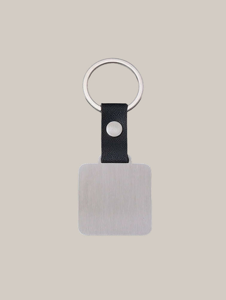 Llavero de Cuero con Placa Cuadrada