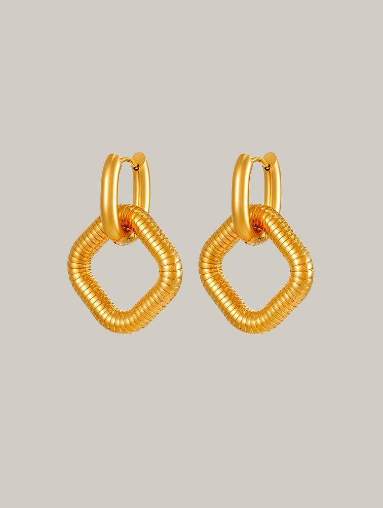 Pendientes cuadrados acanalados